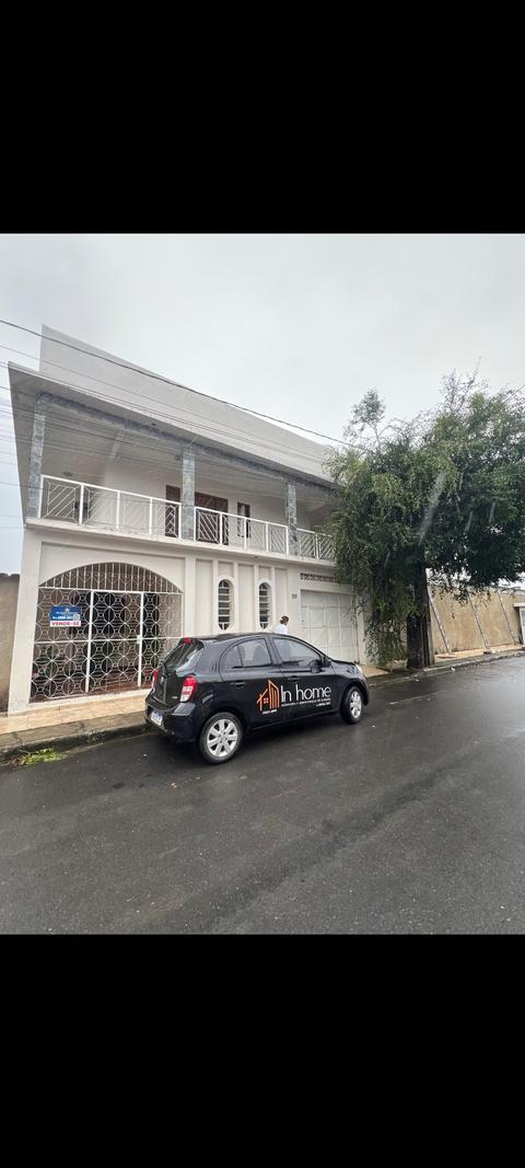 Sobrado à venda em Teixeira de Freitas, Recanto do Lago, com 3 suítes, com 1100 m²