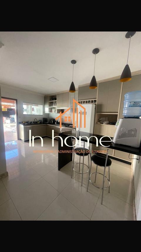 Casa à venda em Teixeira de Freitas, Ouro Verde, com 3 quartos, com 250 m²